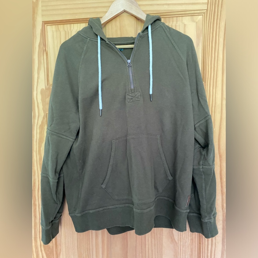 Roots pullover hoodie